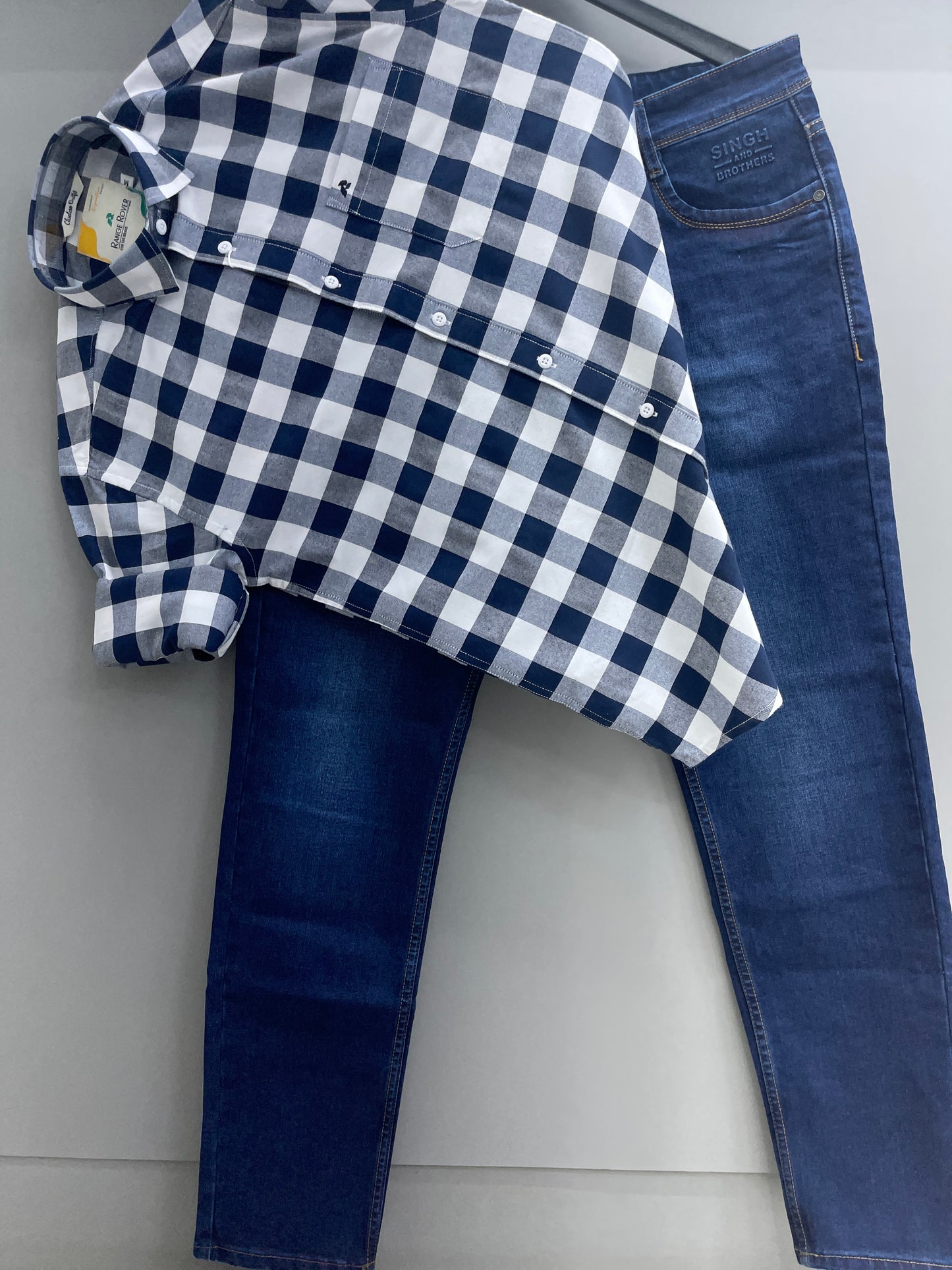 Box Checks Shirt With denim jeans