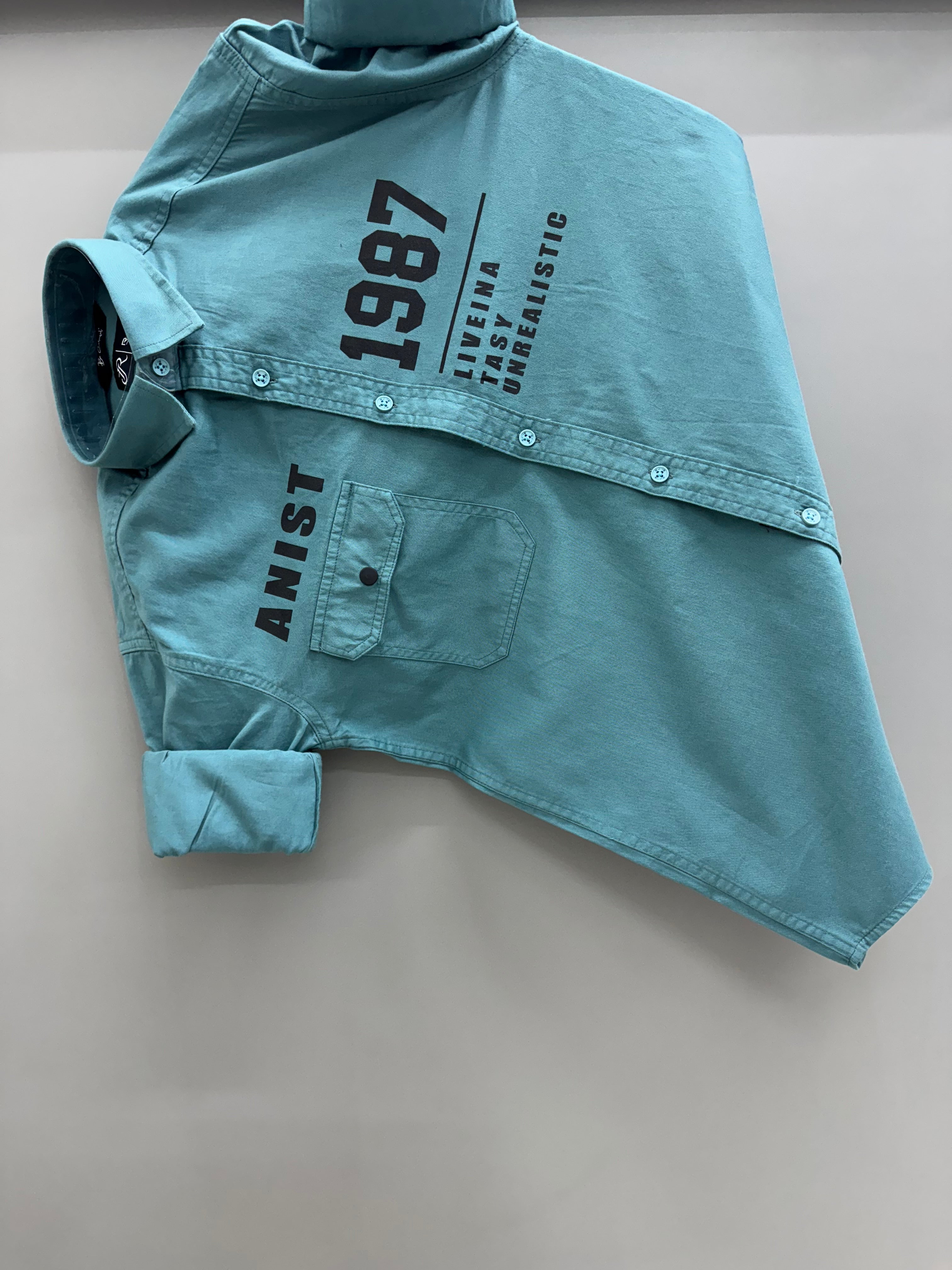 Flap pocket print shirt