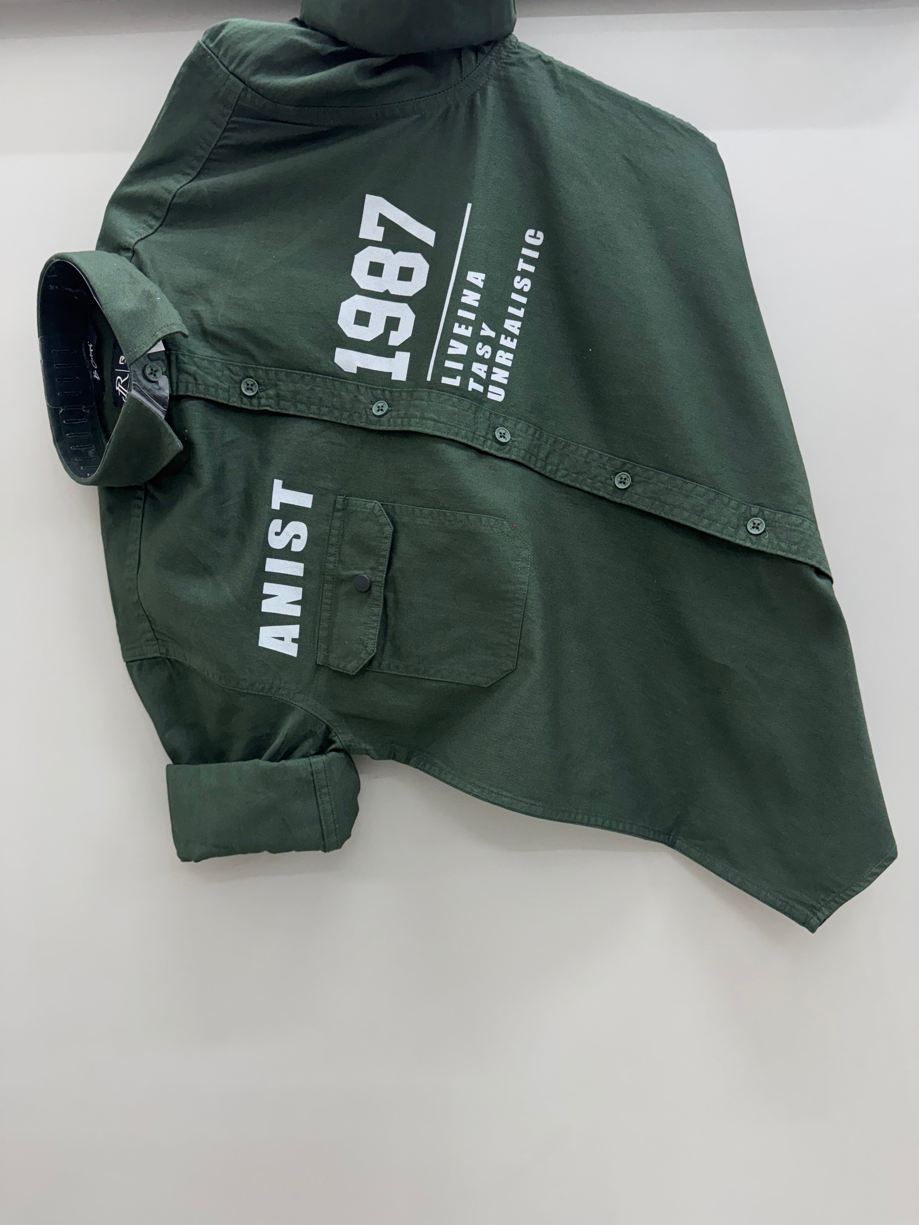 Flap pocket print shirt