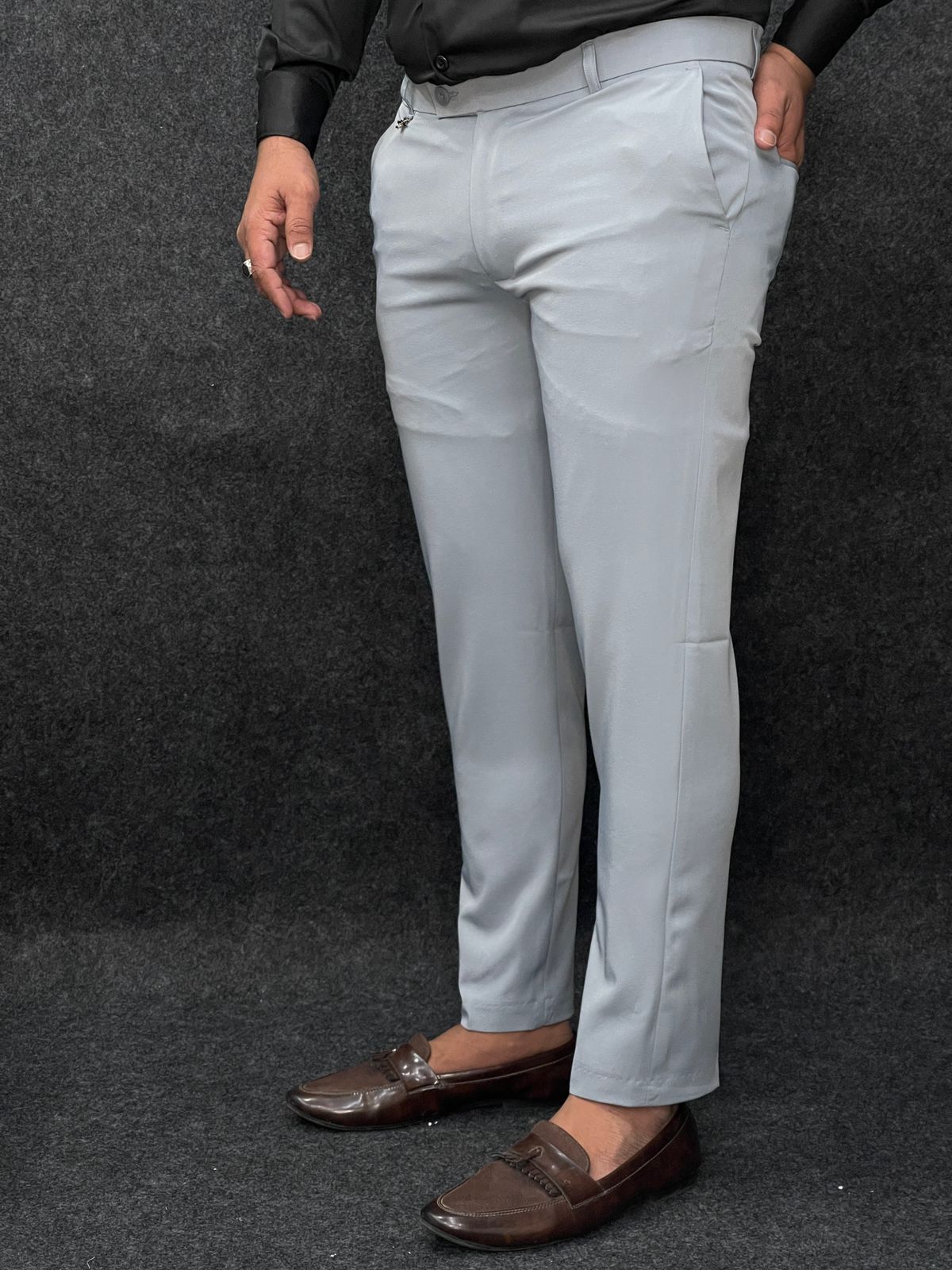 Trousers / Pant  (L.Grey)