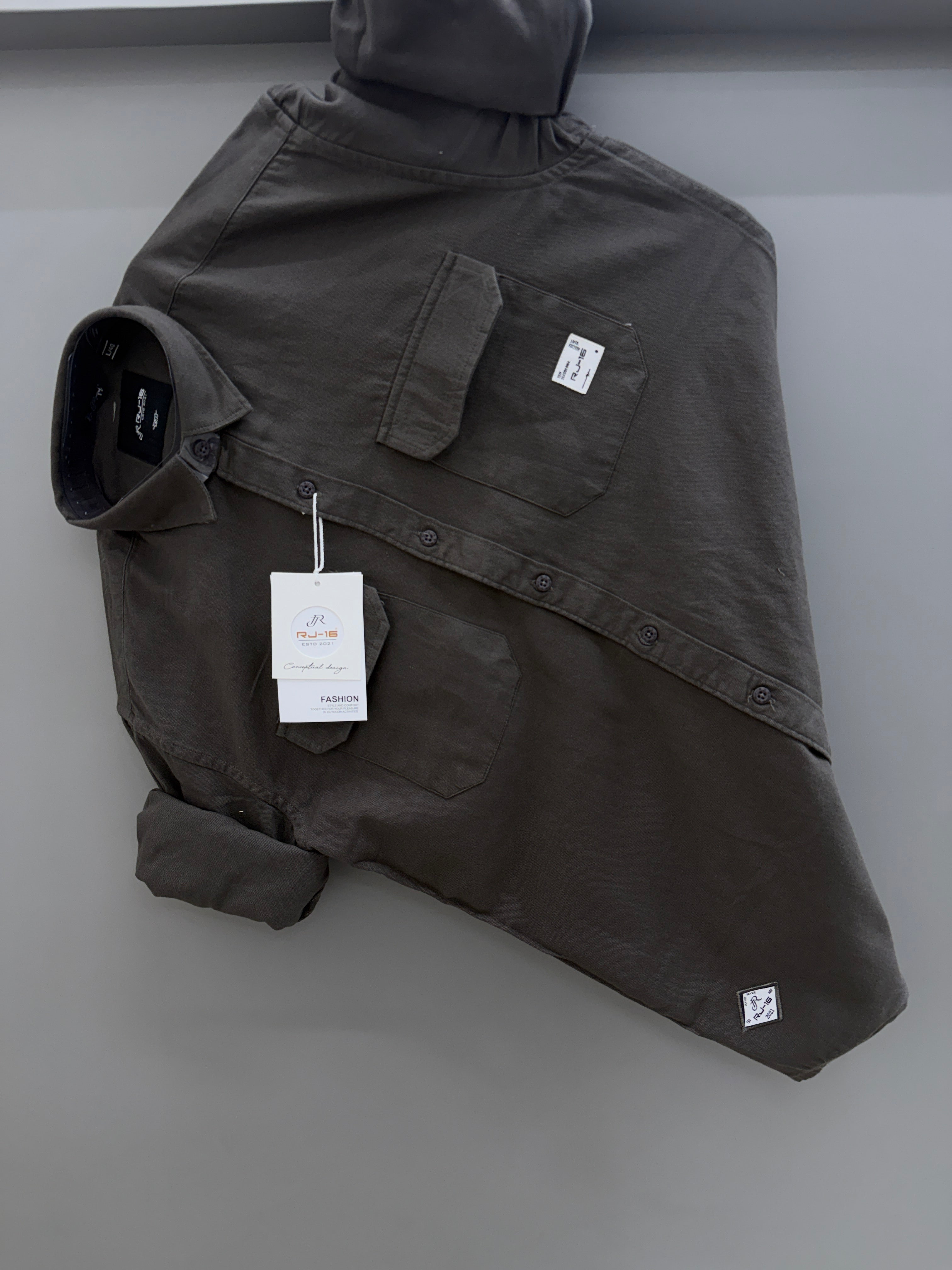 Double pocket shirt