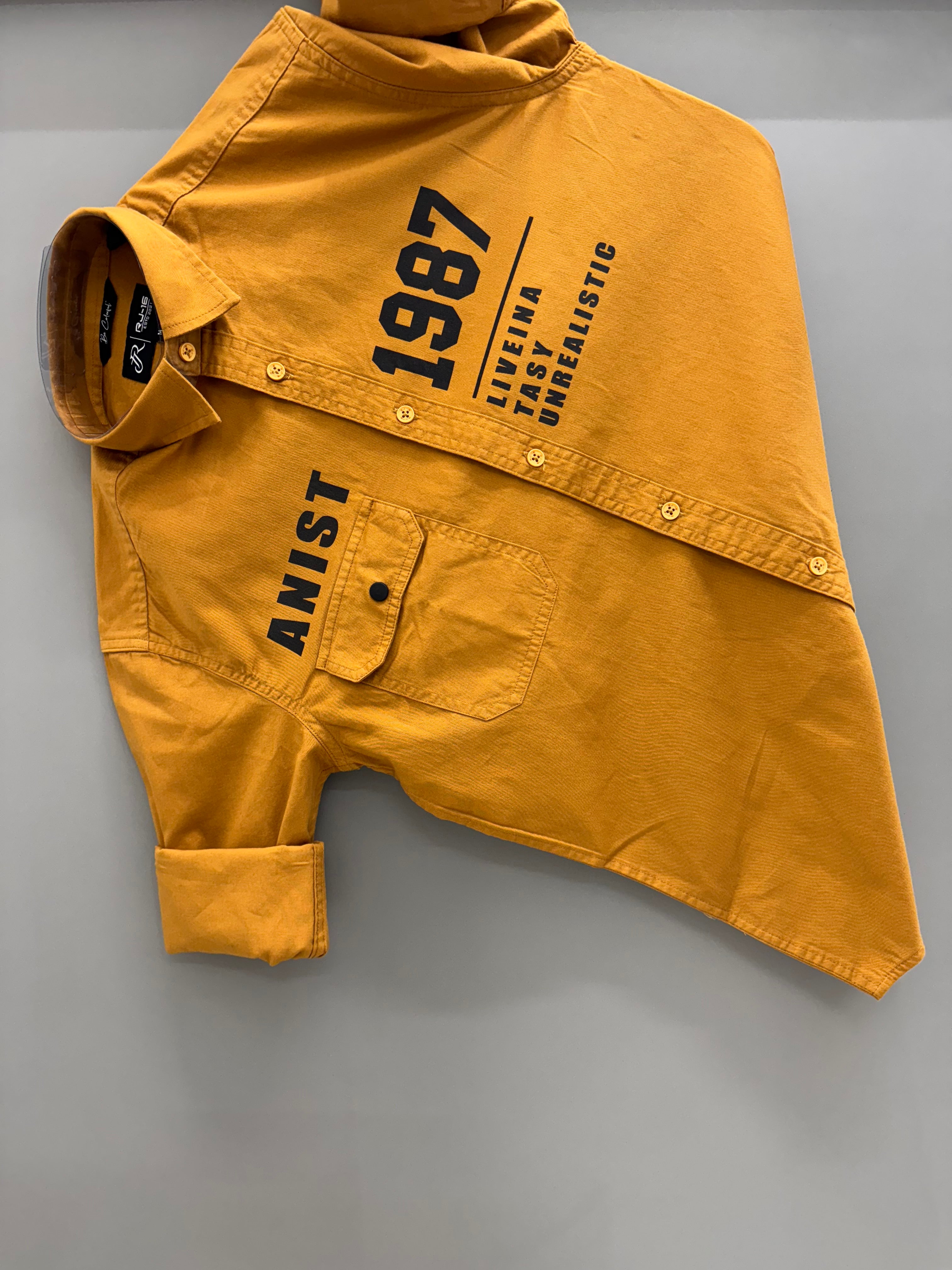 Flap pocket print shirt