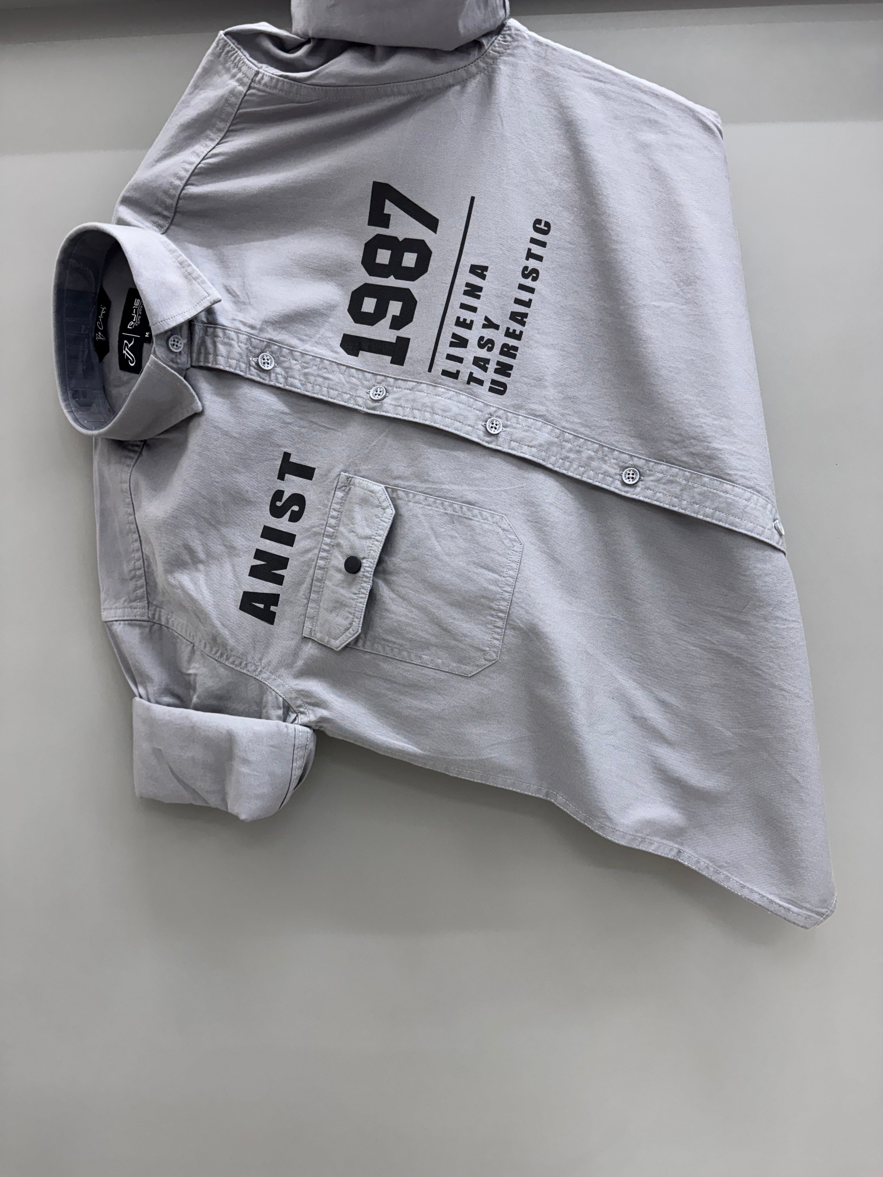 Flap pocket print shirt