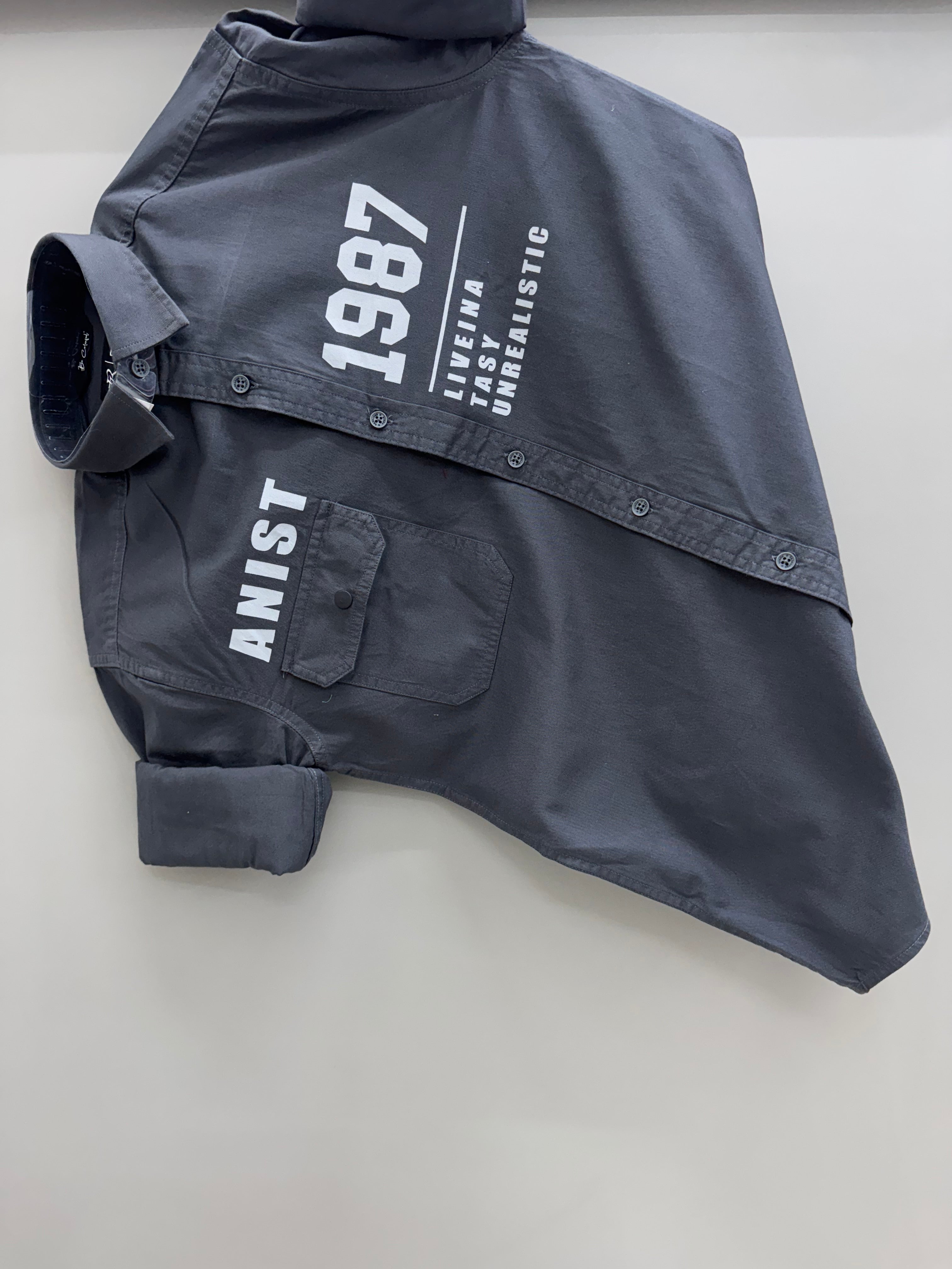 Flap pocket print shirt